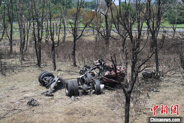 浙江槽罐车爆炸事故：槽罐车司机及押运员确认遇难